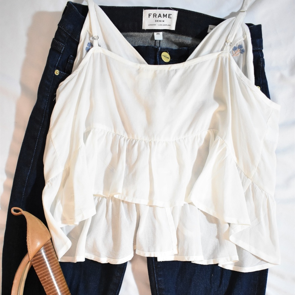 Promesa Crop Tank Top Flower Detail - Picture 5 of 5